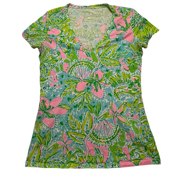 Lilly Pulitzer Tops - Lilly Pulitzer Womens XS V-Neck T-Shirt Pink Green Floral‎ Paisley Cotton Blend